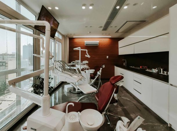 Studio medico dentista poltrona attrezzature sito