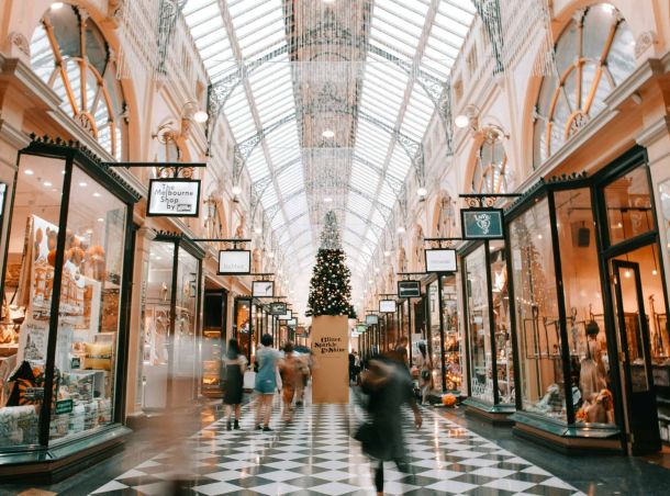 Galleria shopping e-commerce prodotti retail online